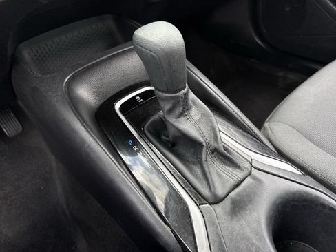 Used 2025 Toyota Corolla LE FWD image 20