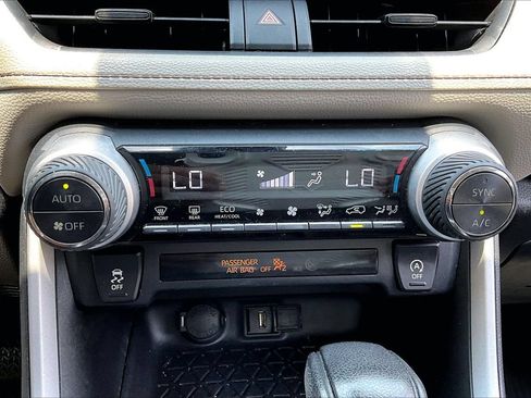 Used 2021 Toyota RAV4 XLE FWD image 25