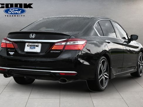 Used 2017 Honda Accord Sport image 3