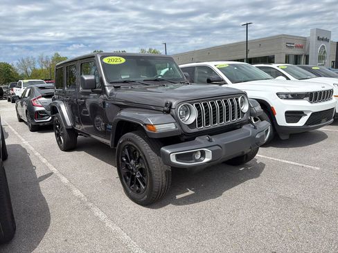 Certified 2025 Jeep Wrangler Unlimited Sahara w/ Safety Group AWD/4WD image 4