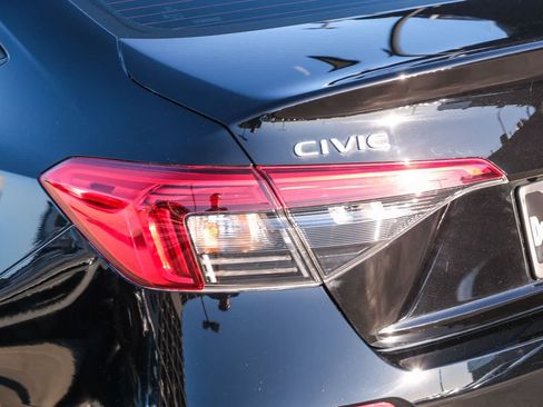 Used 2024 Honda Civic Sport image 7