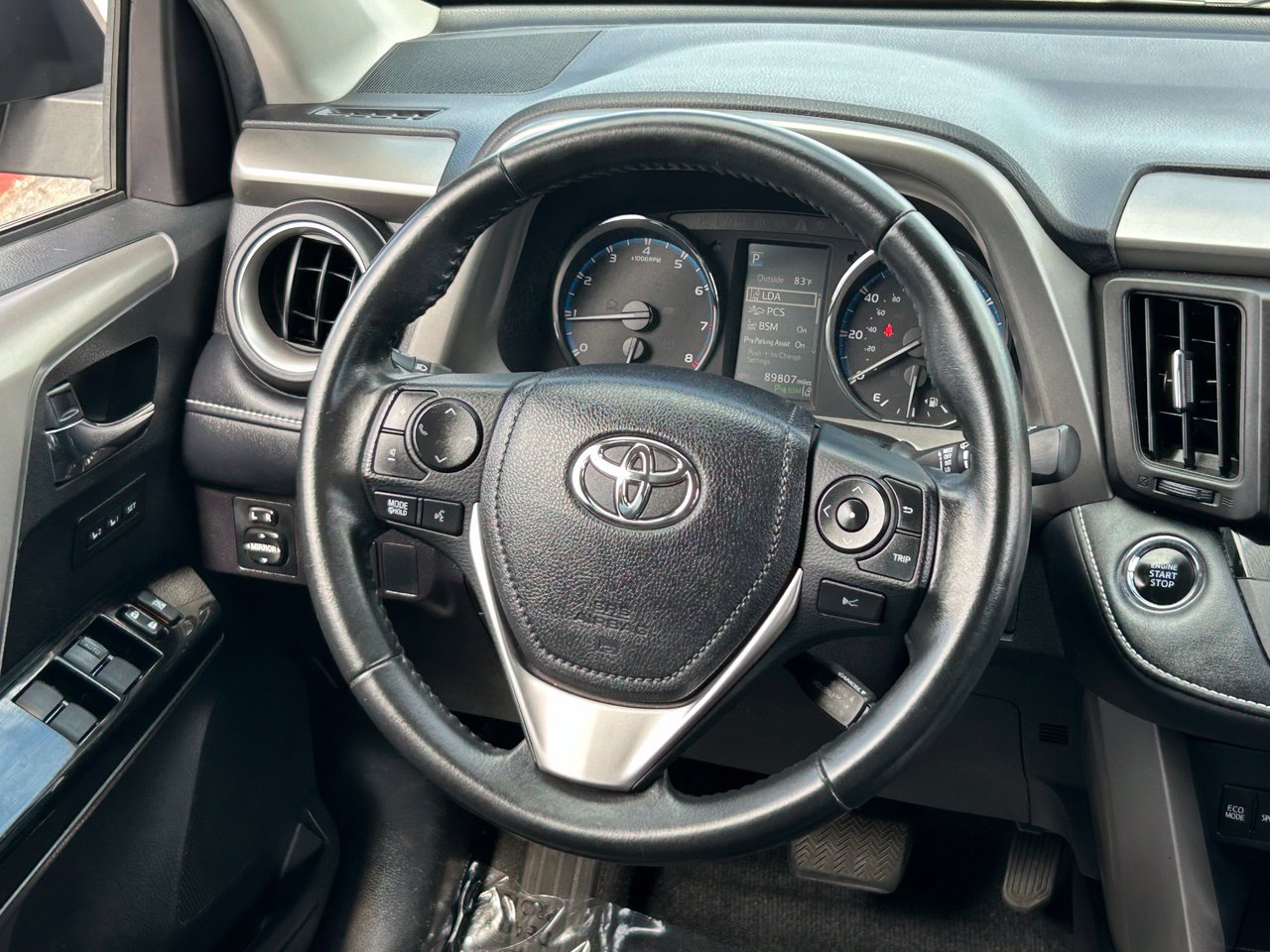 Used 2018 Toyota RAV4 Limited w/ Advanced Technology Package AWD/4WD image 16