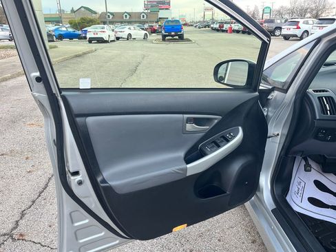 Used 2014 Toyota Prius Four image 13
