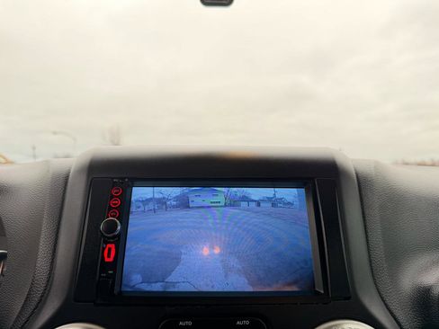 Used 2014 Jeep Wrangler Unlimited Sahara w/ Connectivity Group image 12