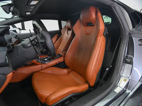 Used 2015 Lamborghini Huracan LP 610-4 AWD/4WD image 6