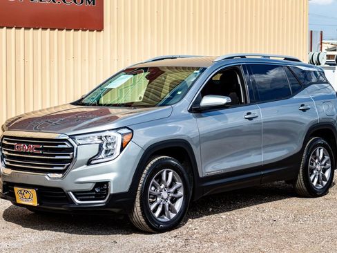 Used 2024 GMC Terrain SLT image 8
