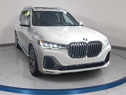 Used 2020 BMW X7 xDrive40i w/ Luxury Seating Package AWD/4WD image 3