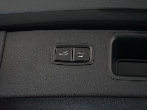 Used 2023 Porsche Macan S AWD/4WD image 32