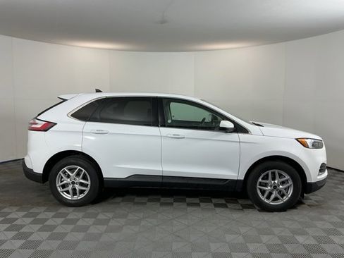 Used 2024 Ford Edge SEL image 4