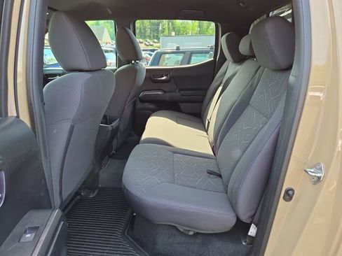 Used 2019 Toyota Tacoma TRD Off-Road image 15