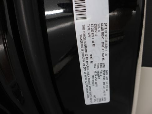 Used 2024 Chrysler Pacifica Touring-L FWD image 66