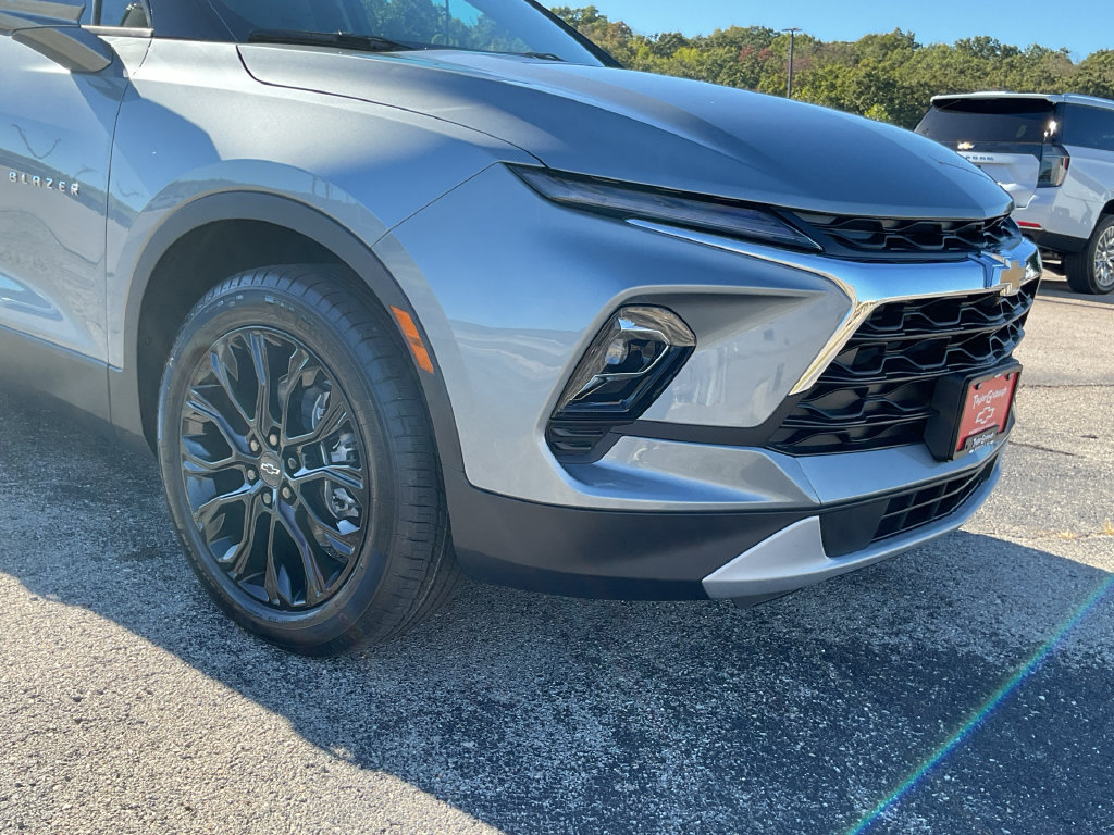 New 2026 Chevrolet Blazer LT w/ Sound & Technology Package FWD image 11