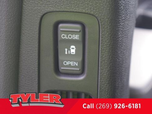 Used 2018 Honda Odyssey EX-L image 42