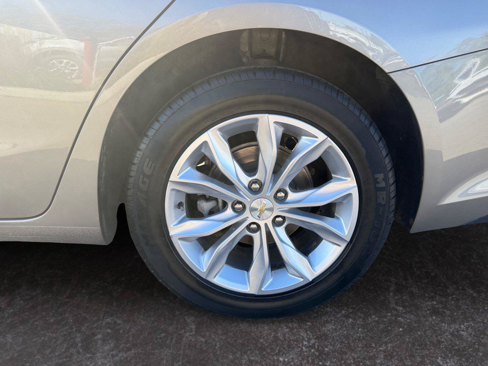Used 2023 Chevrolet Malibu LT FWD image 25