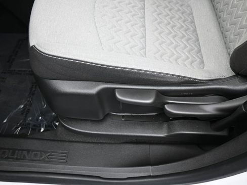 Used 2023 Chevrolet Equinox LS image 15