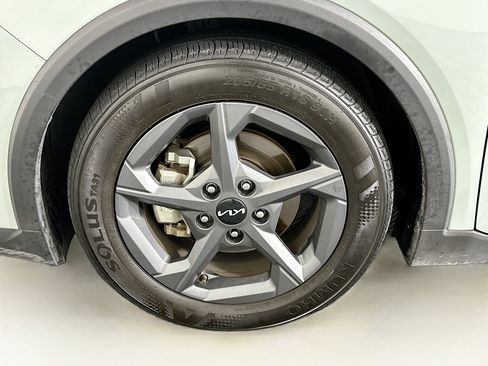 Used 2025 Kia K4 FWD image 11