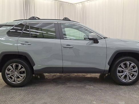 Certified 2022 Toyota RAV4 XLE Premium image 4