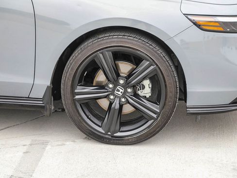 Used 2025 Honda Accord Sport image 10