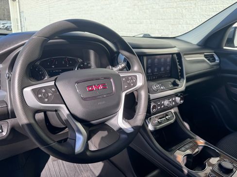 Used 2023 GMC Acadia SLE w/ Driver Convenience Package image 33