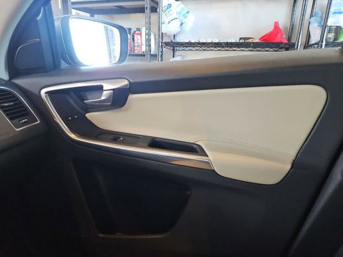 Used 2016 Volvo XC60 T6 w/ Protection Package image 34