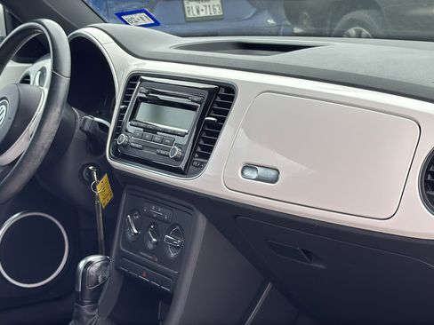 Used 2014 Volkswagen Beetle 2.5 image 21