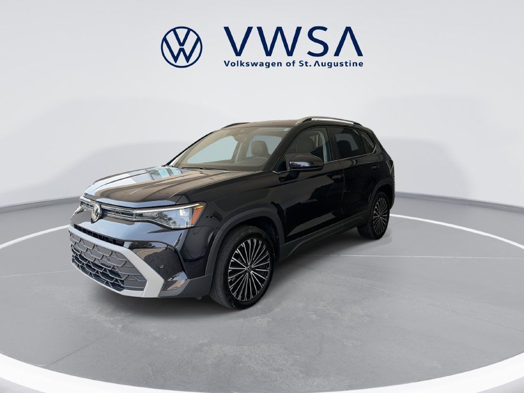 Certified 2025 Volkswagen Taos SE FWD image 4