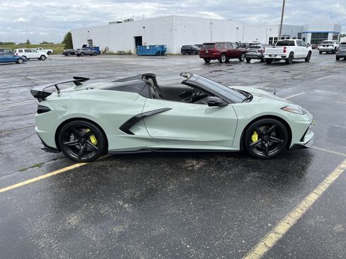 Used 2024 Chevrolet Corvette Stingray Premium Conv w/ Z51 Performance Package RWD image 44