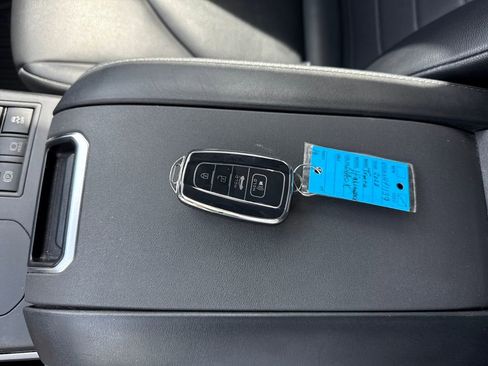 Used 2023 Toyota Highlander XLE image 35