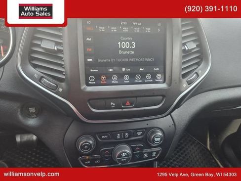 Used 2020 Jeep Cherokee Trailhawk w/ Cold Weather Group AWD/4WD image 19