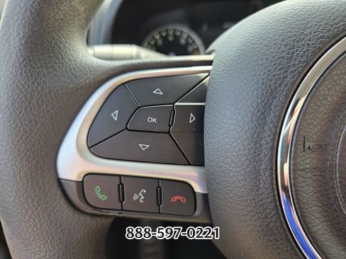 Used 2023 Jeep Renegade Latitude AWD/4WD image 28