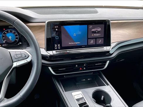 Used 2024 Volkswagen Atlas SE image 7