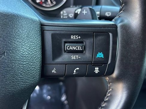 Used 2025 Nissan Rogue SV FWD image 16