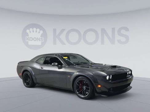 Used 2021 Dodge Challenger R/T Scat Pack RWD image 2