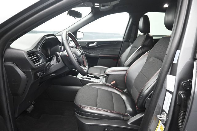 Used 2025 Ford Escape ST-Line AWD/4WD image 9