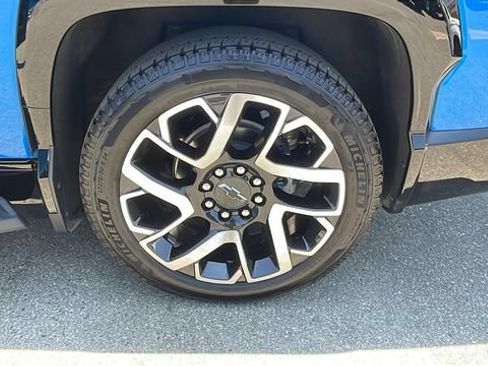 Used 2025 Chevrolet Silverado EV RST AWD/4WD image 30