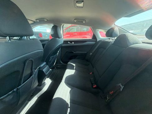 Used 2022 Kia K5 LXS FWD image 8