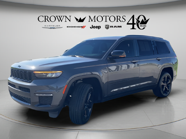 Used 2025 Jeep Grand Cherokee L Limited w/ Black Appearance Package AWD/4WD image 1