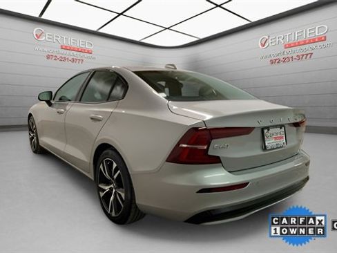 Used 2025 Volvo S60 B5 Core image 4