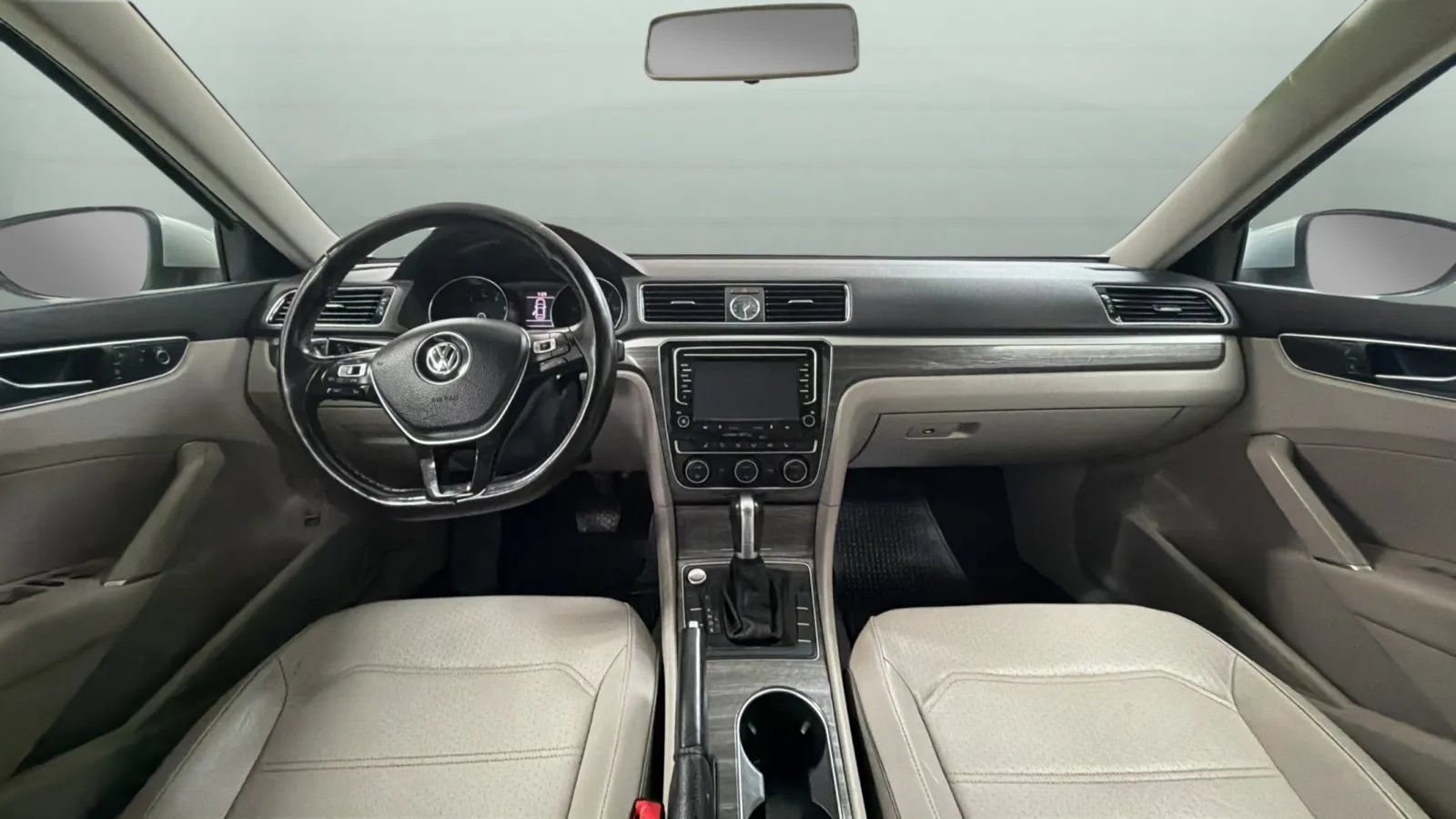 Used 2017 Volkswagen Passat 1.8T SE FWD image 9