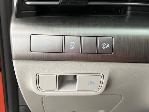 Used 2024 Hyundai Kona SEL AWD/4WD image 44