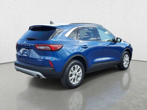 Used 2023 Ford Escape Active w/ Tech Pack #2 AWD/4WD image 7