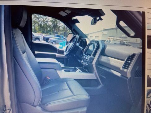 Used 2022 Ford F250 Lariat w/ Black Appearance Package AWD/4WD image 8