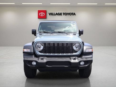 Used 2024 Jeep Wrangler Sport AWD/4WD image 8