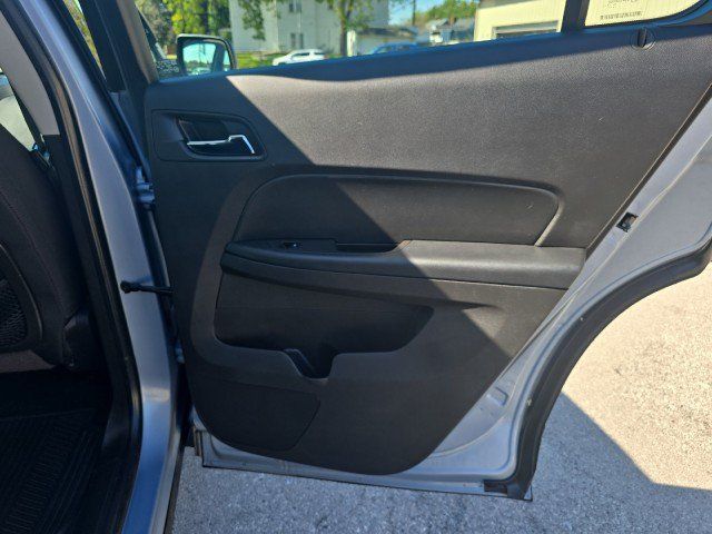 Used 2015 Chevrolet Equinox LS AWD/4WD image 35