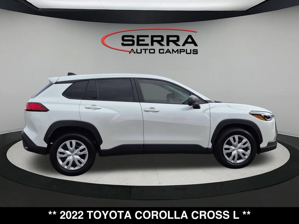 Used 2022 Toyota Corolla Cross L FWD image 13