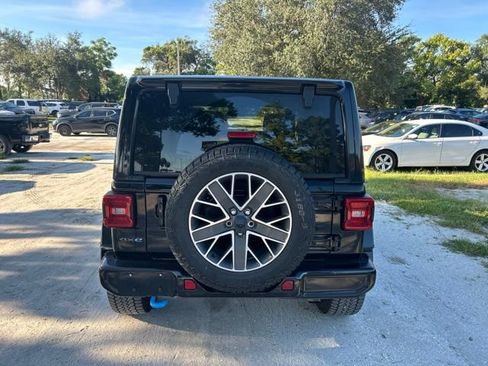 Used 2024 Jeep Wrangler High Altitude AWD/4WD image 17