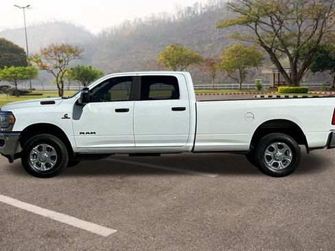 Used 2024 RAM 3500 Big Horn AWD/4WD image 7