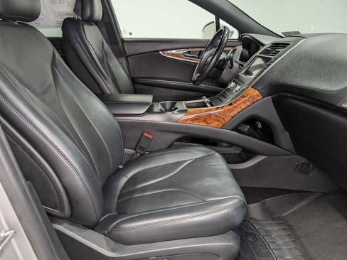 Used 2017 Lincoln MKX Reserve AWD/4WD image 41