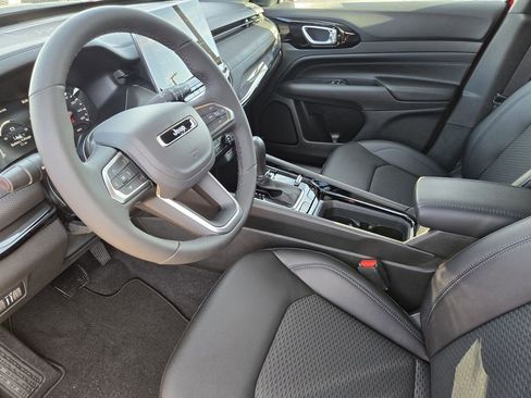 New 2026 Jeep Compass Latitude image 7