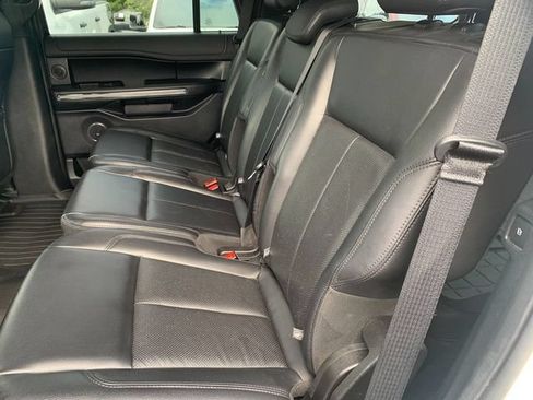 Used 2019 Ford Expedition XLT w/ Equipment Group 202A AWD/4WD image 15